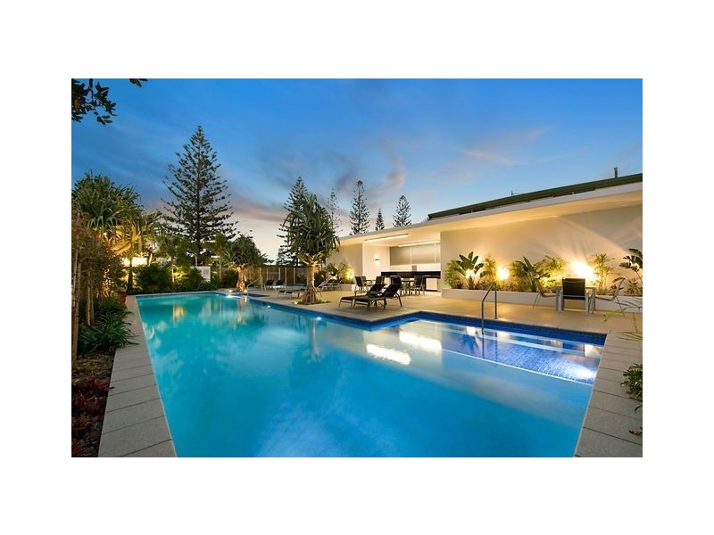 25 Surf Parade, Broadbeach QLD 4218