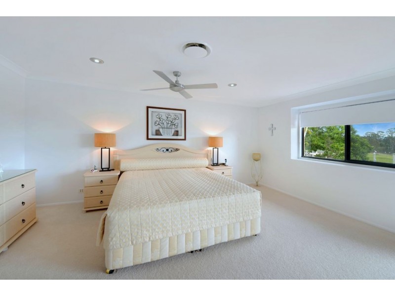 1/125 Santa Cruz Boulevard, Clear Island Waters QLD 4226