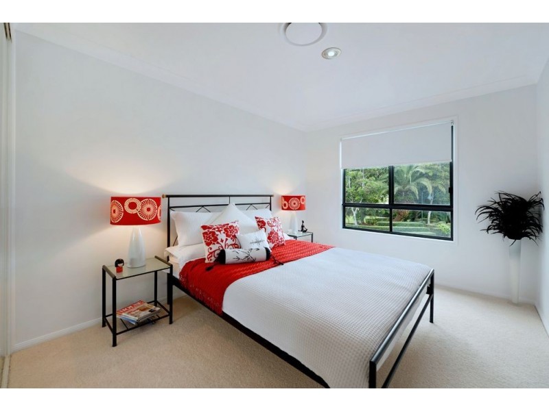 1/125 Santa Cruz Boulevard, Clear Island Waters QLD 4226