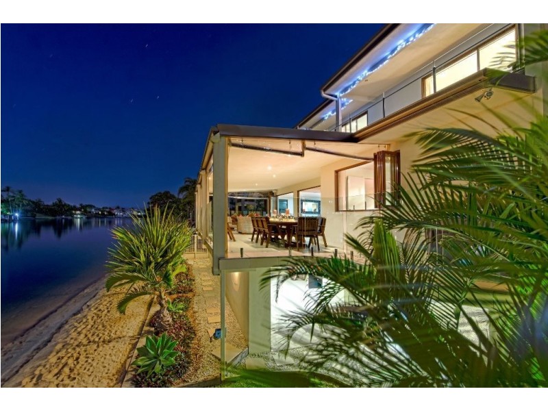 139 Allambi Avenue, Broadbeach Waters QLD 4218