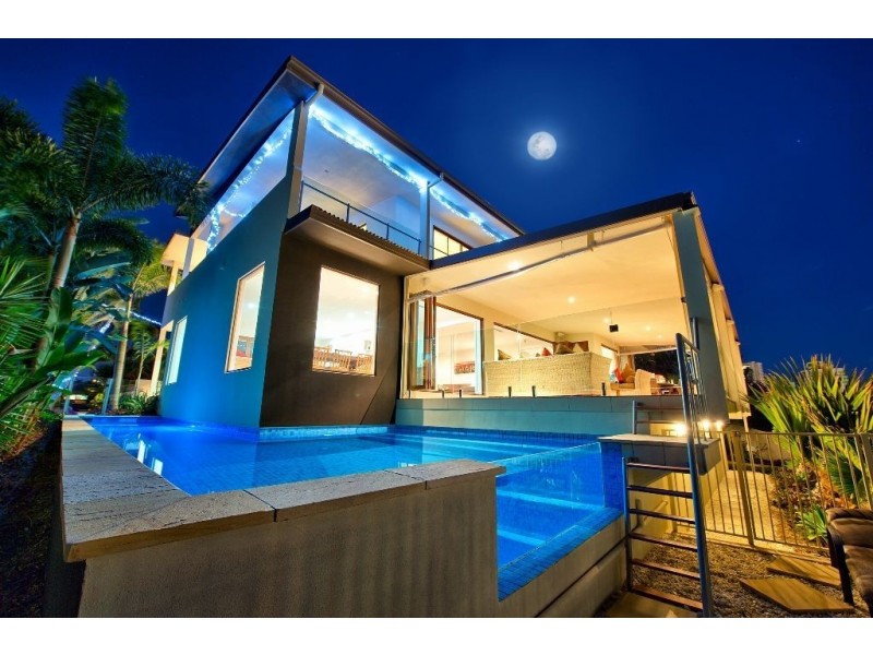 139 Allambi Avenue, Broadbeach Waters QLD 4218