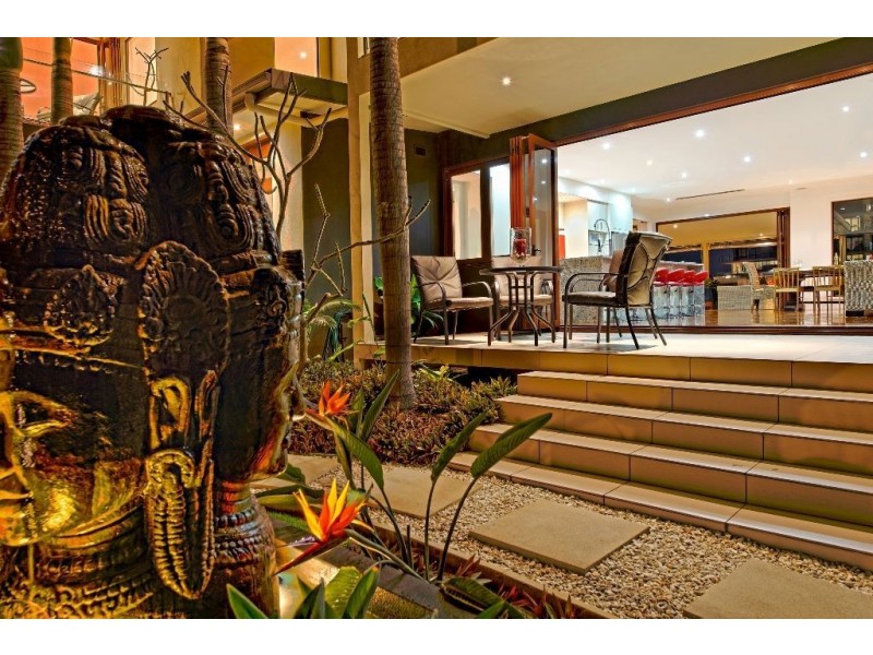 139 Allambi Avenue, Broadbeach Waters QLD 4218