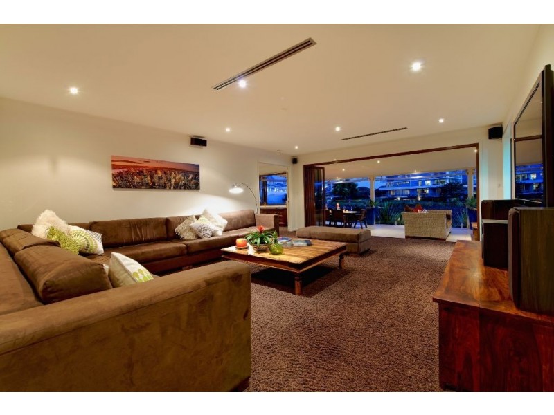 139 Allambi Avenue, Broadbeach Waters QLD 4218