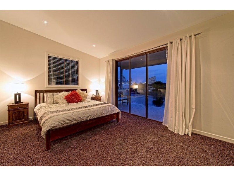 139 Allambi Avenue, Broadbeach Waters QLD 4218