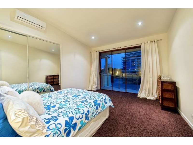 139 Allambi Avenue, Broadbeach Waters QLD 4218