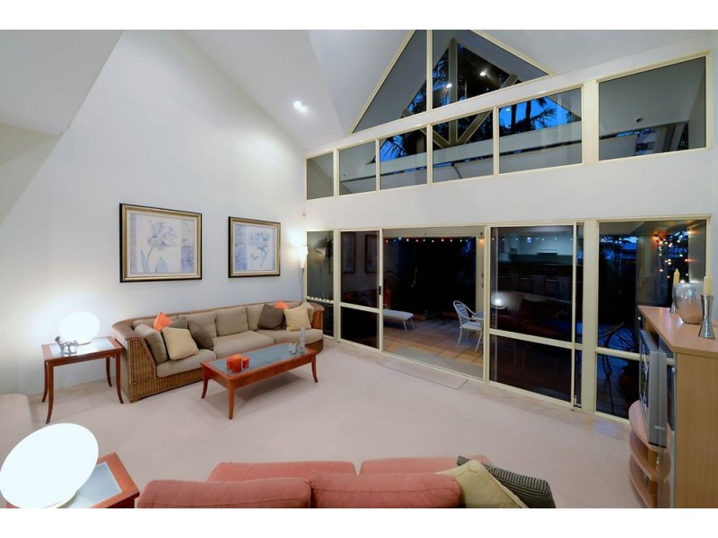 2/125 Santa Cruz Boulevard, Clear Island Waters QLD 4226