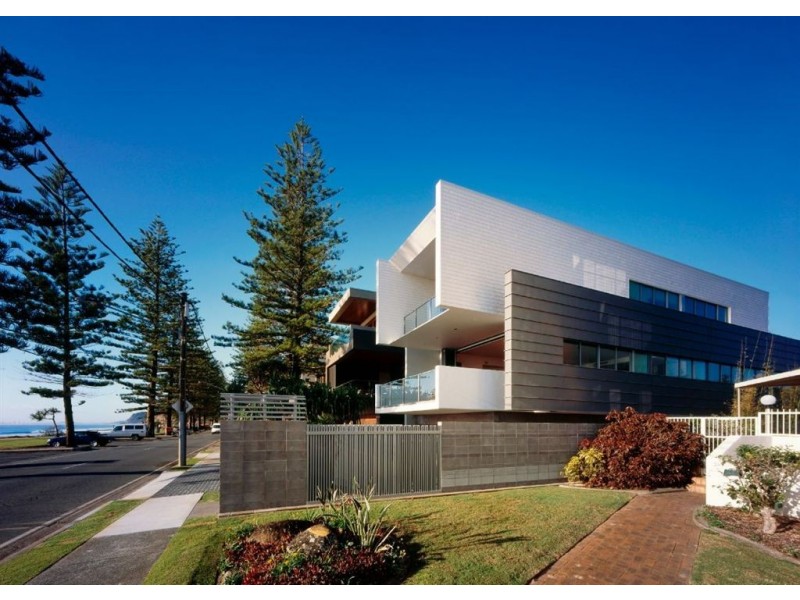 38 Marine Parade, Miami QLD 4220