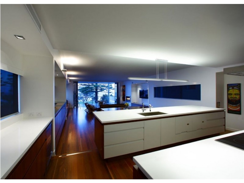 38 Marine Parade, Miami QLD 4220