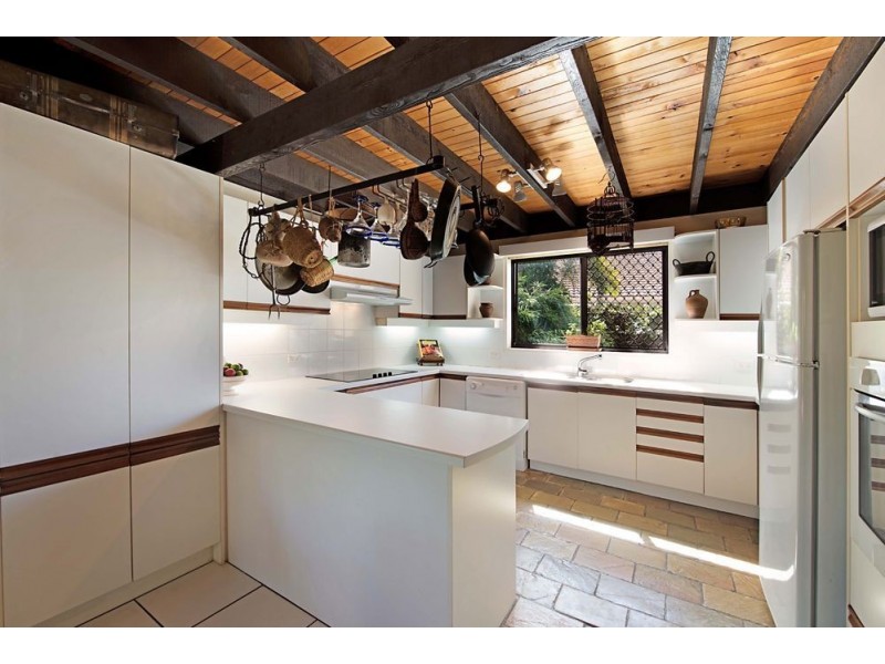 19 Henning Court, Mermaid Waters QLD 4218