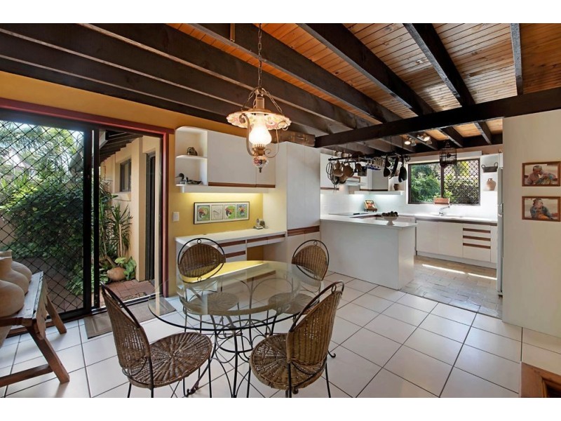 19 Henning Court, Mermaid Waters QLD 4218