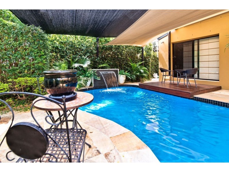20 Namatjira Court, Broadbeach Waters QLD 4218