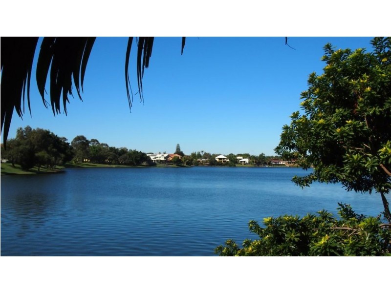 20 Haslewood Court, Mermaid Waters QLD 4218