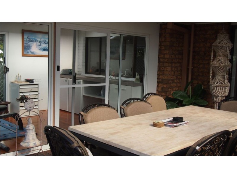 20 Haslewood Court, Mermaid Waters QLD 4218