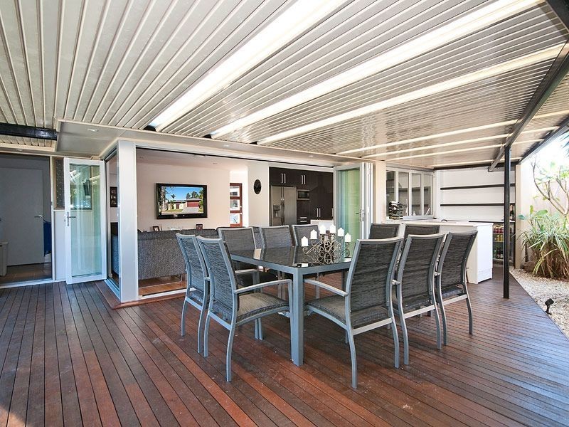 56 Barrier Reef Drive, Mermaid Waters QLD 4218