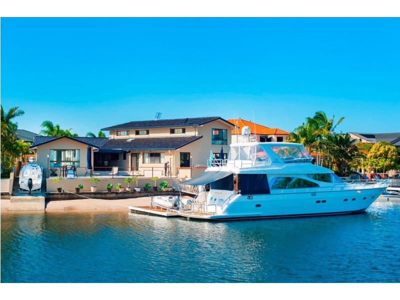 32 Daru Avenue, Runaway Bay QLD 4216