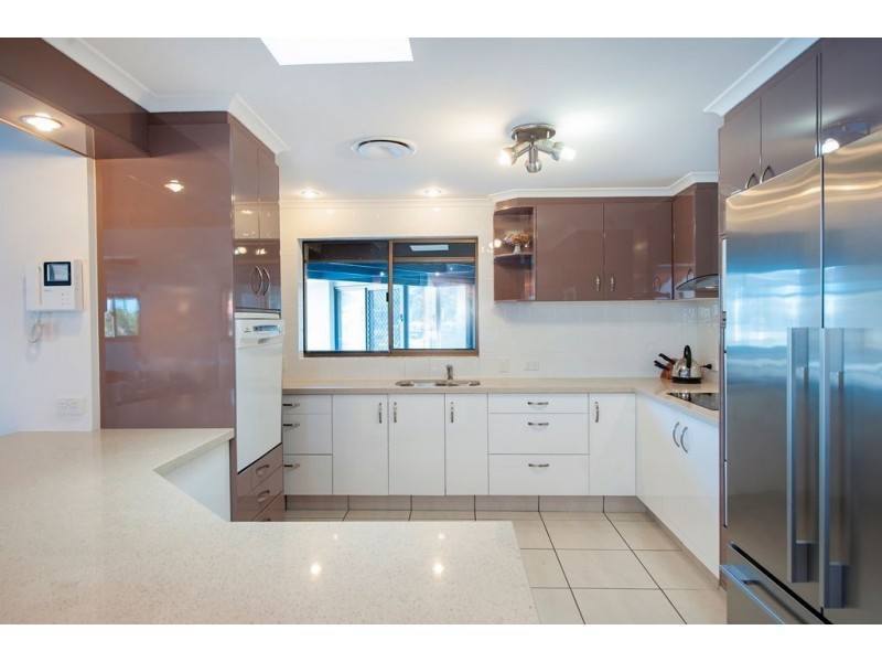 32 Daru Avenue, Runaway Bay QLD 4216
