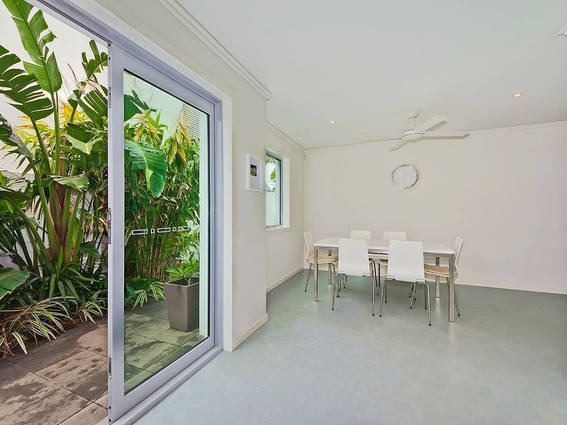 1/30 Redondo Ave, Miami QLD 4220