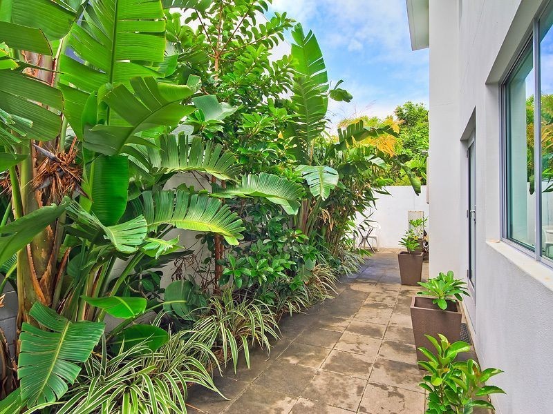 1/30 Redondo Ave, Miami QLD 4220