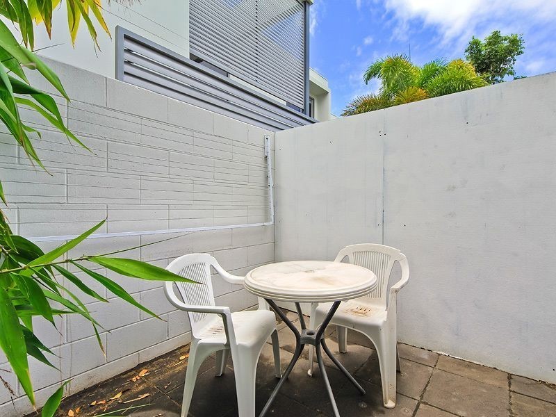 1/30 Redondo Ave, Miami QLD 4220