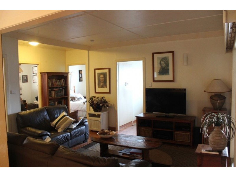 63 Seagull Avenue, Mermaid Beach QLD 4218