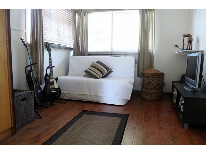 63 Seagull Avenue, Mermaid Beach QLD 4218