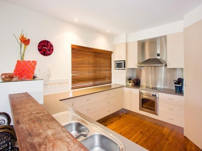 30 Ocean Street, Mermaid Beach QLD 4218