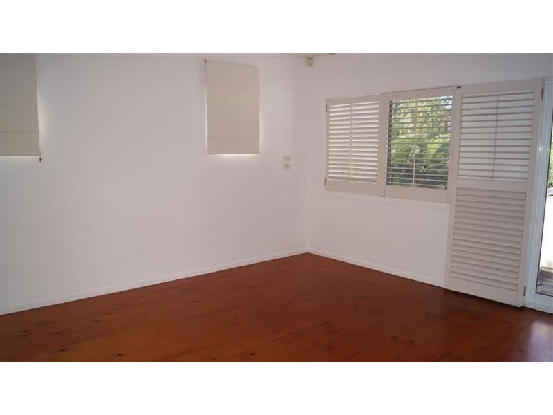 30 Ocean Street, Mermaid Beach QLD 4218