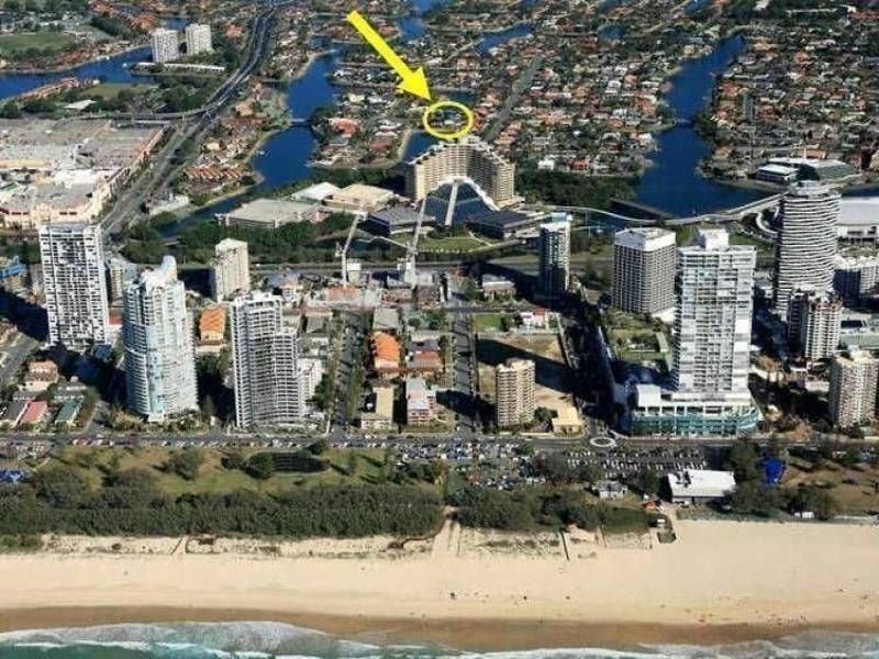 1/2 ‘Sunshine Lodge’ Sunshine Blvd, Broadbeach Waters QLD 4218
