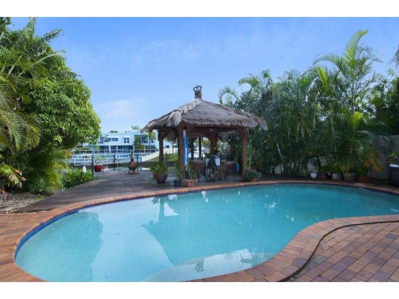 16 Nirvana Court, Runaway Bay QLD 4216