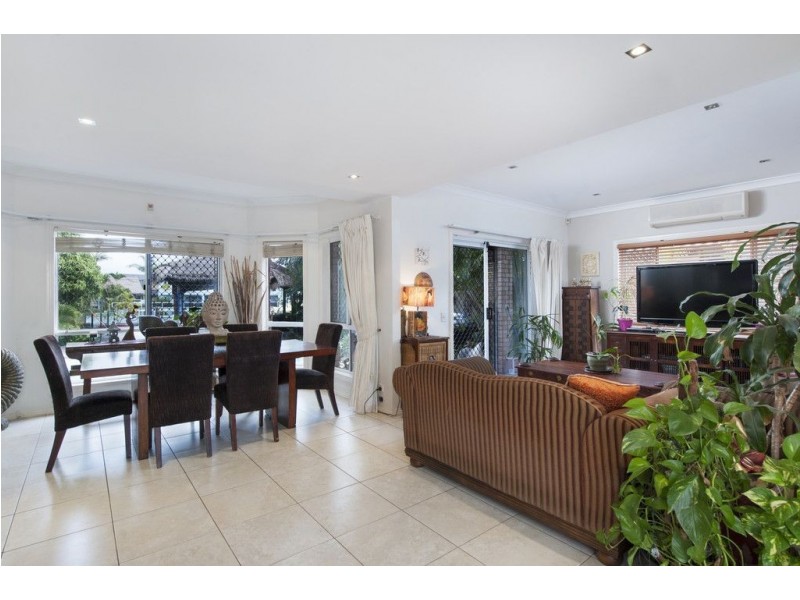 16 Nirvana Court, Runaway Bay QLD 4216