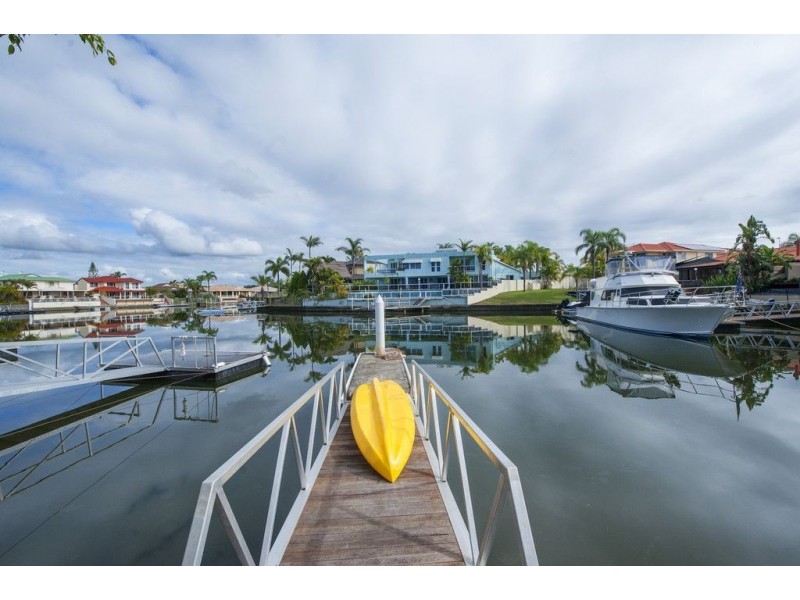 16 Nirvana Court, Runaway Bay QLD 4216