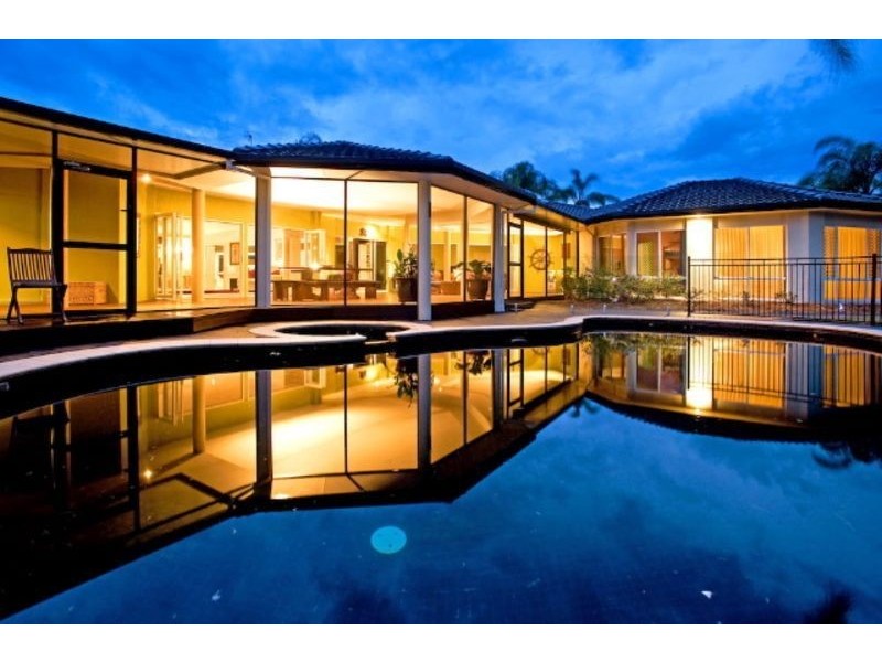 18-20 Nirvana Court, Runaway Bay QLD 4216