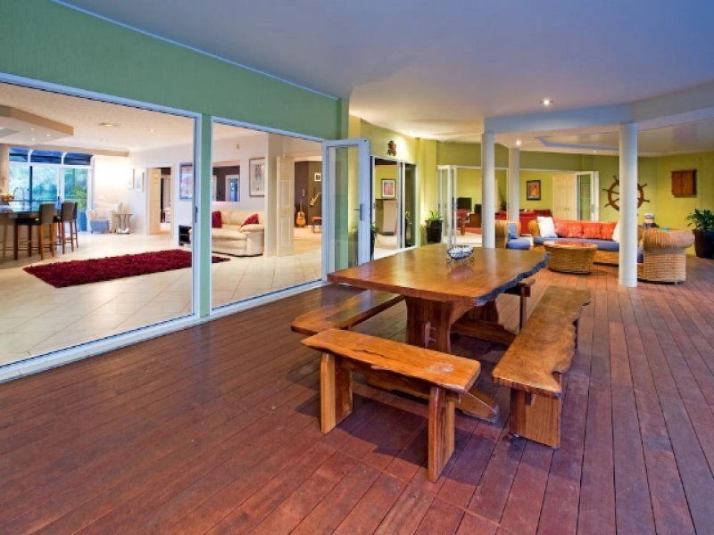 18-20 Nirvana Court, Runaway Bay QLD 4216