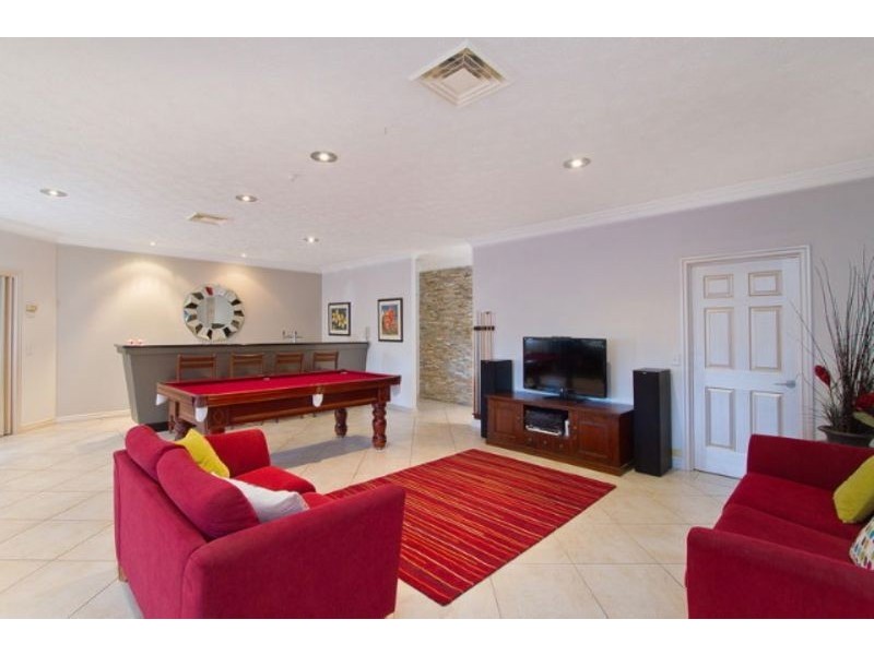 18-20 Nirvana Court, Runaway Bay QLD 4216