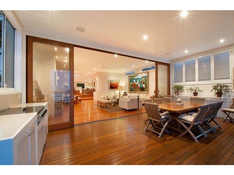 99 Hedges Avenue, Mermaid Beach QLD 4218