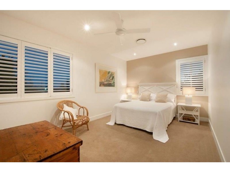 99 Hedges Avenue, Mermaid Beach QLD 4218