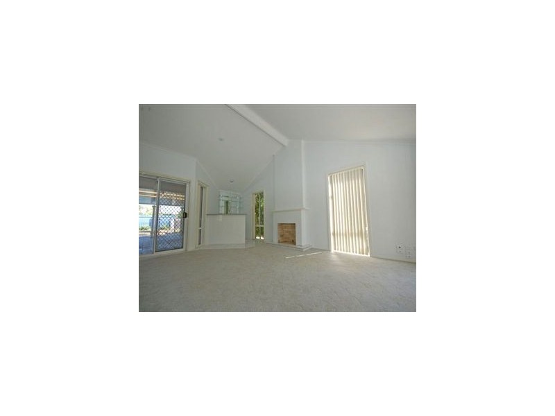 3 Cheviot Close, Benowa QLD 4217