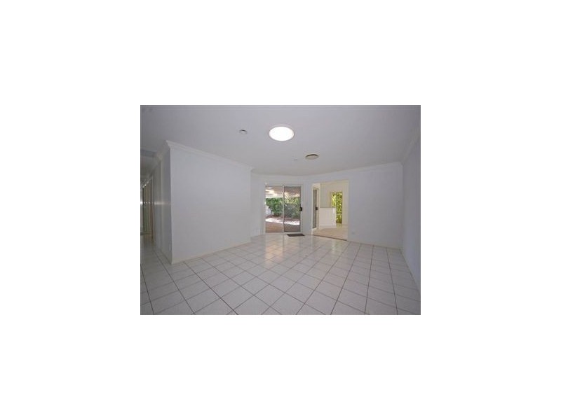 3 Cheviot Close, Benowa QLD 4217