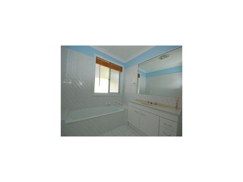 3 Cheviot Close, Benowa QLD 4217