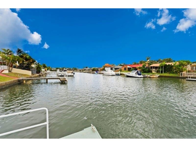 63 Pebble Beach Dr, Runaway Bay QLD 4216