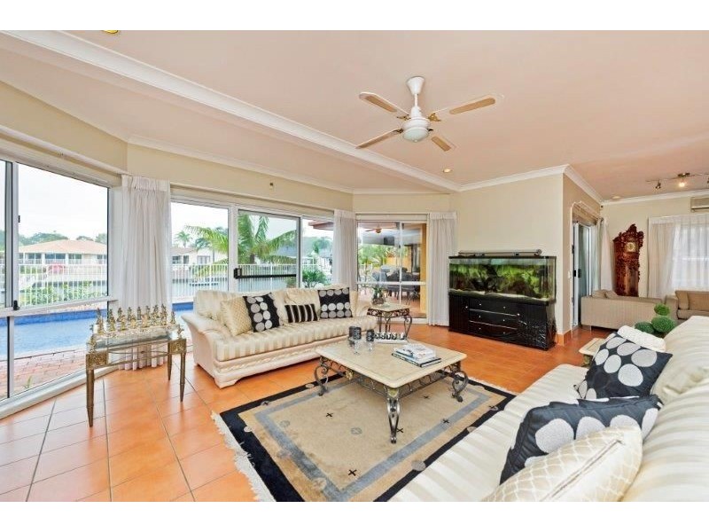 63 Pebble Beach Dr, Runaway Bay QLD 4216