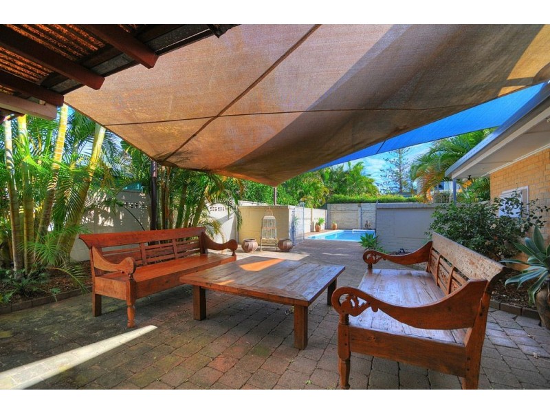 19 St Andrews Avenue, Isle Of Capri QLD 4217