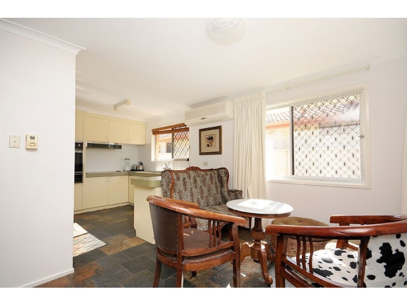 19 St Andrews Avenue, Isle Of Capri QLD 4217