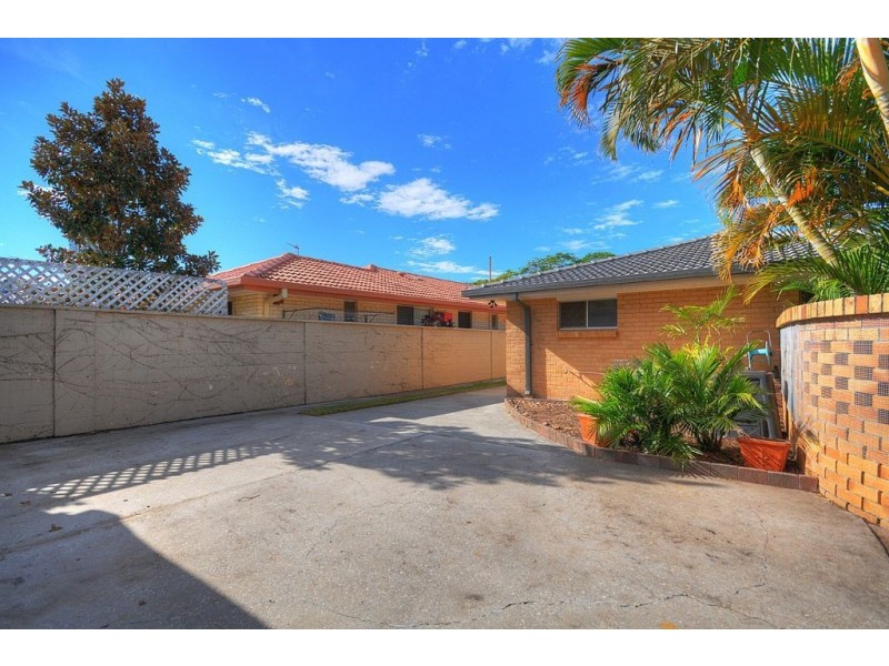 19 St Andrews Avenue, Isle Of Capri QLD 4217