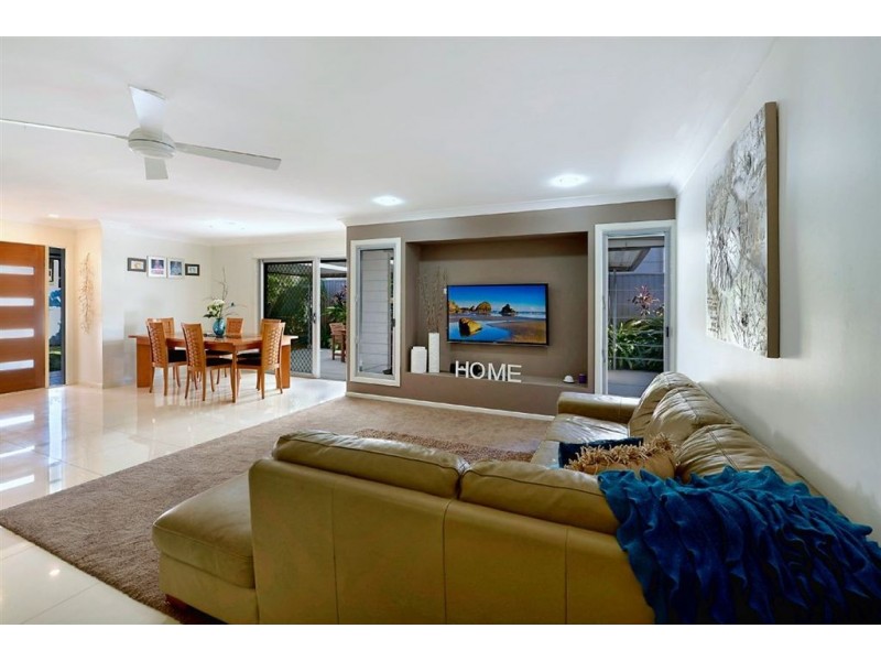 17 Scoter Avenue, Paradise Point QLD 4216