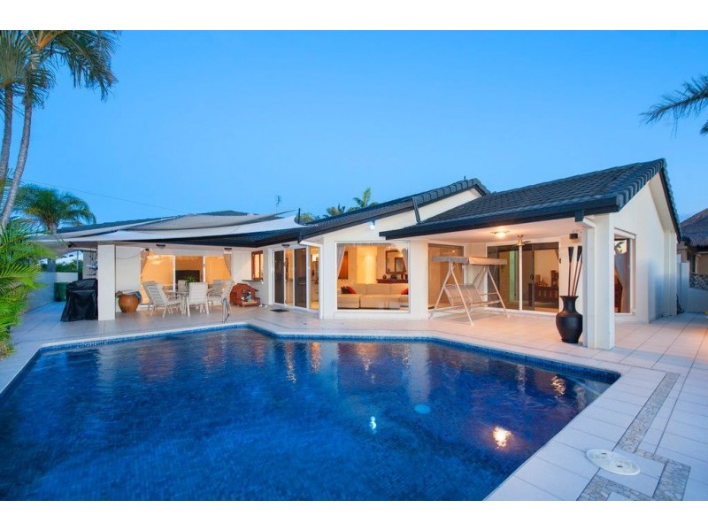 10 Midnight Court, Runaway Bay QLD 4216