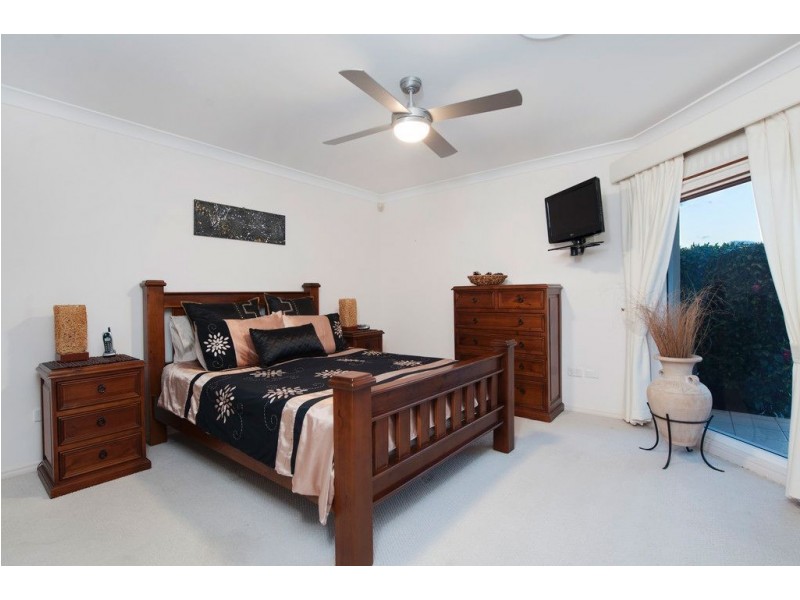 10 Midnight Court, Runaway Bay QLD 4216