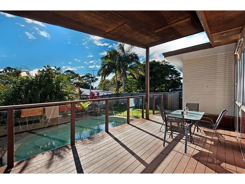 34 Cooleroo Crescent, Southport QLD 4215