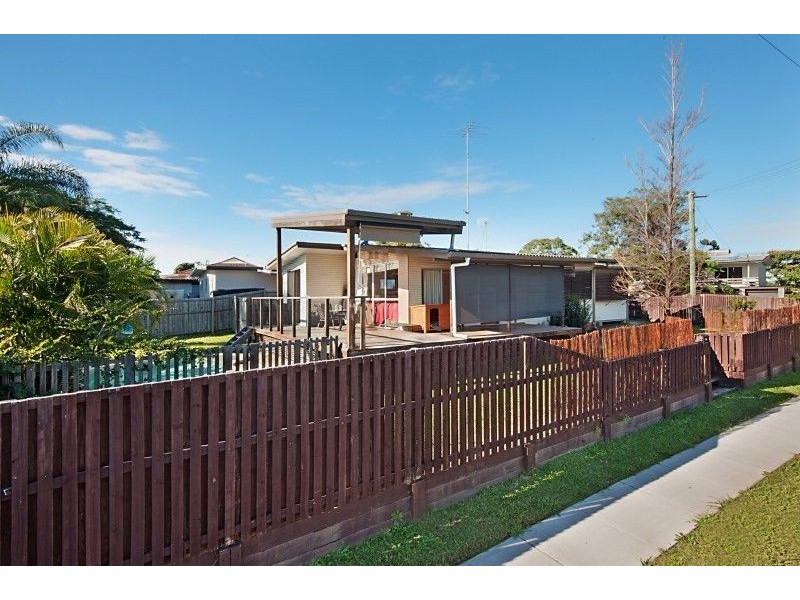 34 Cooleroo Crescent, Southport QLD 4215