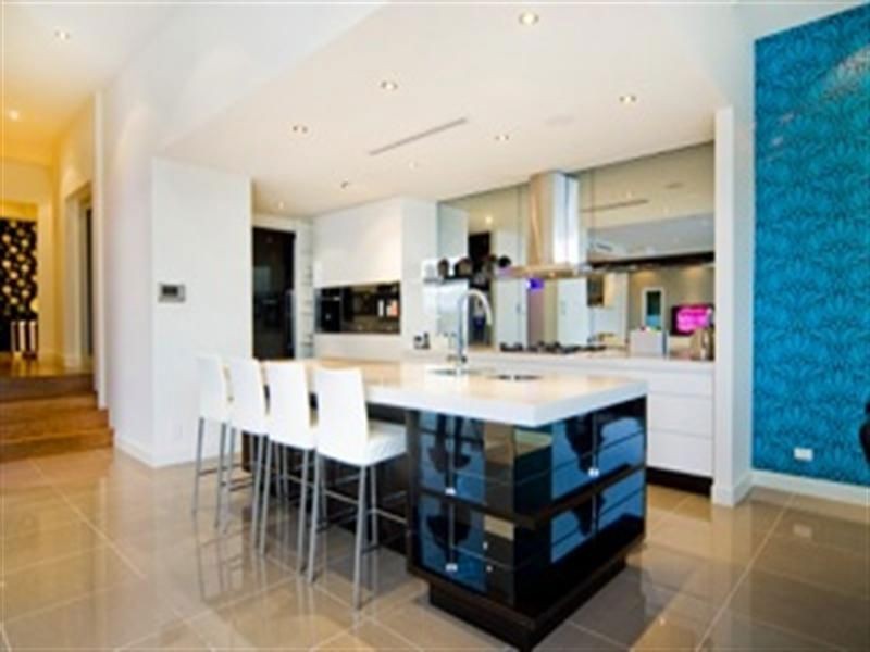 74 Royal Albert Crescent, Sovereign Islands QLD 4216